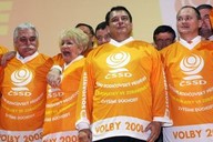 ČSSD v průzkumech volebních preferencí v roce 2008 boduje. paroubek_cssd_dresy_tym__192x128_.jpg