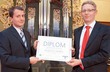 Stanislav Hencl (vlevo) získal grant v konkurenci dalších osmi vědců. Stanislav Hencl (vlevo) získal grant v konkurenci dalších osmi vědců.