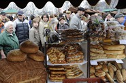 Farmářský trh na Vítězném náměstí v Praze Farmářský trh na Vítězném náměstí v Praze