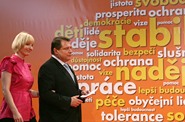 Ji�� Paroubek s man�elkou Petrou