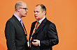P�edseda �SSD Bohuslav Sobotka a statut�rn� m�stop�edseda Michal Ha�ek.