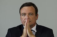 Policisté dosud zadokumentovali, že poslanec a bývalý středočeský hejtman David Rath měl vzít na úplatcích 19 milionů korun. David Rath