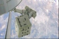 Astronauti z americk�ho raketopl�nu Endeavour
