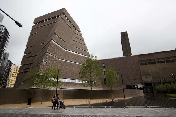 Nov&aacute; budova lond&yacute;nsk&eacute;ho muzea Tate Modern