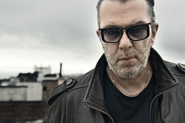 Richard M&uuml;ller se sm&iacute;�il s minulost&iacute; i s&aacute;m se sebou.