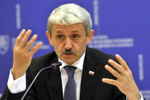 Minister zahrani�n�ch vec� Mikul� Dzurinda. Sn�mka: TASR/Vladim�r Benko