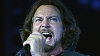 Díky Vedderovi má hudba Pearl Jam jakýsi temný starozákonní charakter