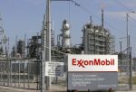 Rafinerie Exxonu v texaskm mst Baytown, ilustran foto