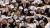 Hokejist� Bostonu Bruins se raduj� ze zisku Stanley Cupu