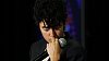 Na ned�vn�m p�ed cen MTV vystupovala Lady Gaga v p�nsk�m obleku, na nov�m videu se prom�nila ve "v�lu"