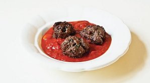 Mlet� maso v arabsk�m pojet� m��e m�t tvar nevelk�ch placi�ek, kuli�ek nebo "prst�" a ��k� se mu kofta.
