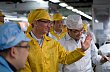 Tim Cook na n�v�t�ve ve Foxconnu