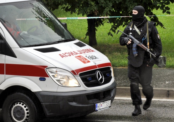 Streľba v Devínskej Novej Vsi. Foto: TASR Streľba v Devínskej Novej Vsi. Foto: TASR