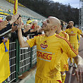 Fotbalisté Dukly Praha slaví výhru