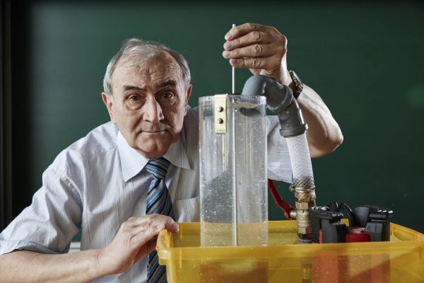 Miroslav Sedl&aacute;�ek