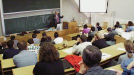 Přednáška na VŠ. Aula vysoké školy - ilustrační foto