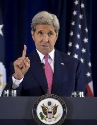 Šéf americké diplomacie John Kerry tvrdí, e Asad musí rezignovat, ale nemusí to být ze dne na den. Autor: Reuters.