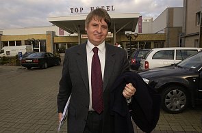 Milan Vencl�k.