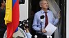 Julian Assange na balk�n� ekv�dorsk� ambas�dy