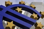 Ekonomika aeurozóny skomírá, Evropská centrální banka se ji snaží oživit. Ekonomika aeurozóny skomírá, Evropská centrální banka se ji snaží oživit.