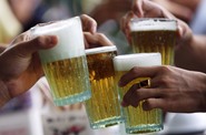 Takhle se pije pivo ve Vietnamu
