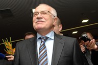 Prezident Václav Klaus se na sobotní schůzi kongresu ODS vzdal čestného předsednictví strany. Klaus_odstoupeni__192x128_.jpg