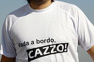 Tri�ko, kter� paroduje kapit�na ztroskotan� lodi