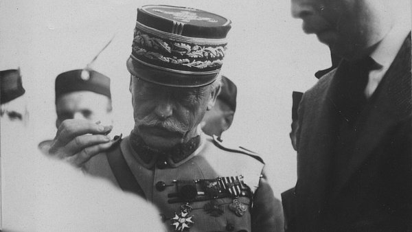 Generál Maurice Pellé se Sokoly Generál Maurice Pellé se Sokoly