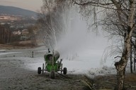 Zasněžování běžeckého areálu ve Vesci u Liberce. Zasněžování běžeckého areálu ve Vesci u Liberce.