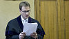 Soudce Jan �ott p�i vyhl�en� rozsudku nad V�tem B�rtou a Jaroslavem �k�rkou.