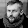 Nová generace českých básníků je stručná, hutná a otevřená, říká Petr Borkovec.