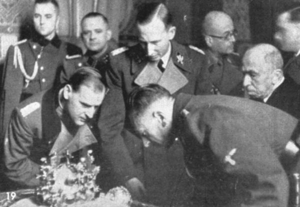 Heydrich a korunova�n� klenoty