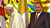 Kub�nsk� prezident Ra�l Castro s pape�em Benediktem XVI.