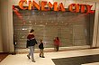 Multikino Cinema City v n�kupn�m centru Novodvorsk� Plaza bylo zav�eno pro malou n�v�t�vnost na konci roku 2008.