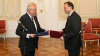 Petr Nečas podává 17. června na Pražském hradě prezidentovi republiky Miloši Zemanovi svou demisi. Premiérova demise