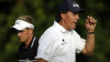 Phil Mickelson (v pop�ed�) a Luke Donald