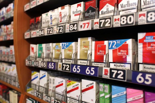 Meziro�n&iacute; r�st cen cigaret v pr�m�ru o 4 procenta se v&yacute;razn� podepsal na �ervencov&eacute; inflaci. (Ilustra�n&iacute; foto)