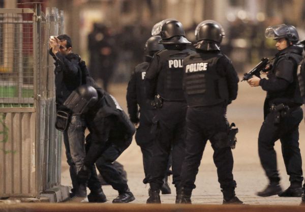 Policie provedla razii v paíské tvrti Saint-Denis.