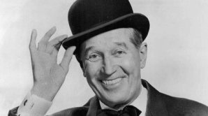 Maurice Chevalier s tradičním kloboukem