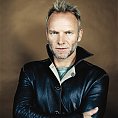 Sting letos přidal druhý koncert.
