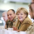 Angela Merkelová na návštěvě německých vojáků v Afghánistánu