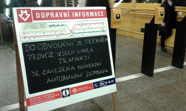 Upozorn�n� pro cestuj�c� ve stanici Florenc, 2. prosince 2014
