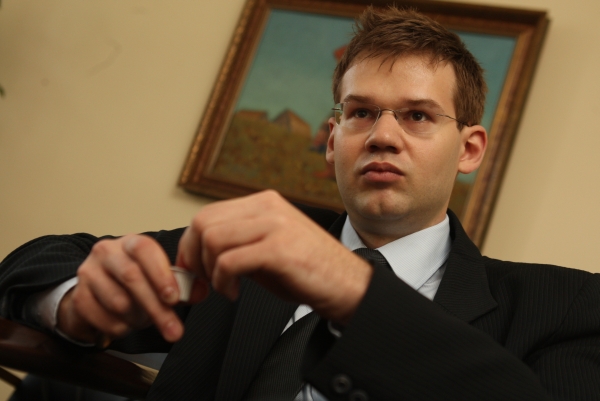 "Je to jedna z najzaujímavejších prác, akú človek môže na Slovensku mať," hovorí o funkcii poradcu ministra financií Martin Filko. Snímka: HN/Štefan Laktiš "Je to jedna z najzaujímavejších prác, akú človek môže na Slovensku mať," hovorí o funkcii poradcu ministra financií Martin Filko. Snímka: HN/Štefan Laktiš