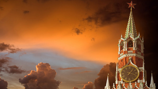 Ilustra�n� foto - Moskva pod bou�kov�mi mraky.