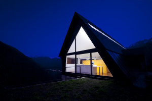 Elegantní Dům v Pyrenejích od architektonické dvojice Cadaval & Sola-Morales