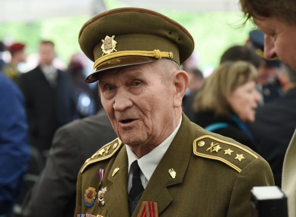 Zem�el v&aacute;le�n&yacute; hrdina Karel &Scaron;er&aacute;k