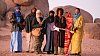 Ne� se ��astnit Kadd�f�ho soukrom�ch v�lek, rad�ji za�ali Tinariwen hr�t na kytary.