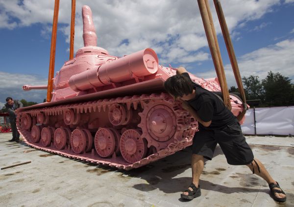 David �ern&yacute; na sn&iacute;mku u r��ov&eacute;ho tanku v roce 2011, kdy se slavilo dvacet let �eska bez sov�tsk&eacute; okupace.