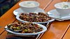 Pikantn� Chop suey z ku�ete a sladkokysel� ku�ec� prsa dvoj� chuti se zeleninou jsou v restauraci U koruny evergreenem u� p�es pades�t let.