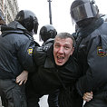 Zat�k�n� demonstranta v Rusku.